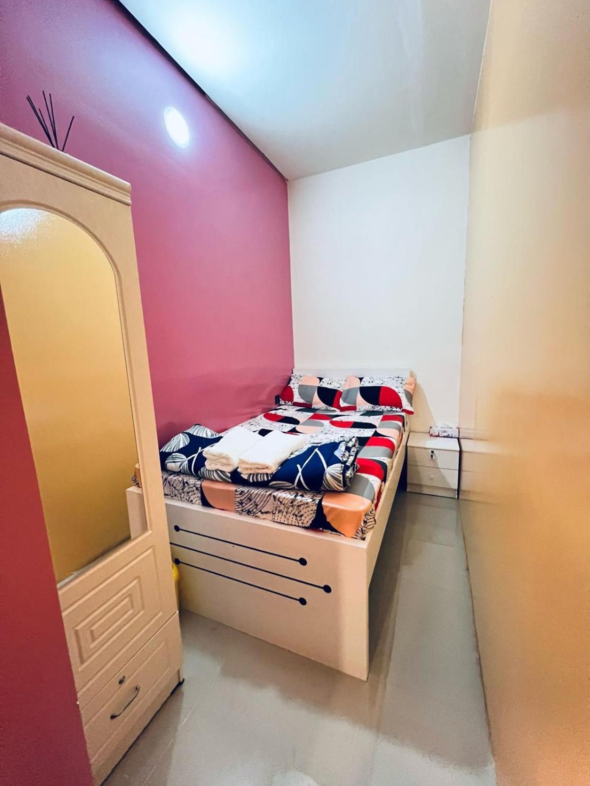 Апартаменты Moon Backpackers Burjman Exit 2, Family Partitions, Loft Partitions, Дубай Экстерьер фото