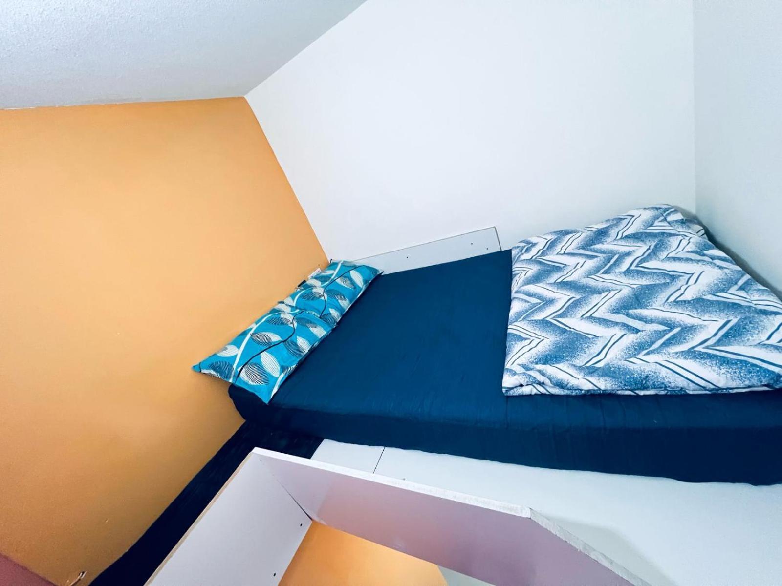 Апартаменты Moon Backpackers Burjman Exit 2, Family Partitions, Loft Partitions, Дубай Экстерьер фото